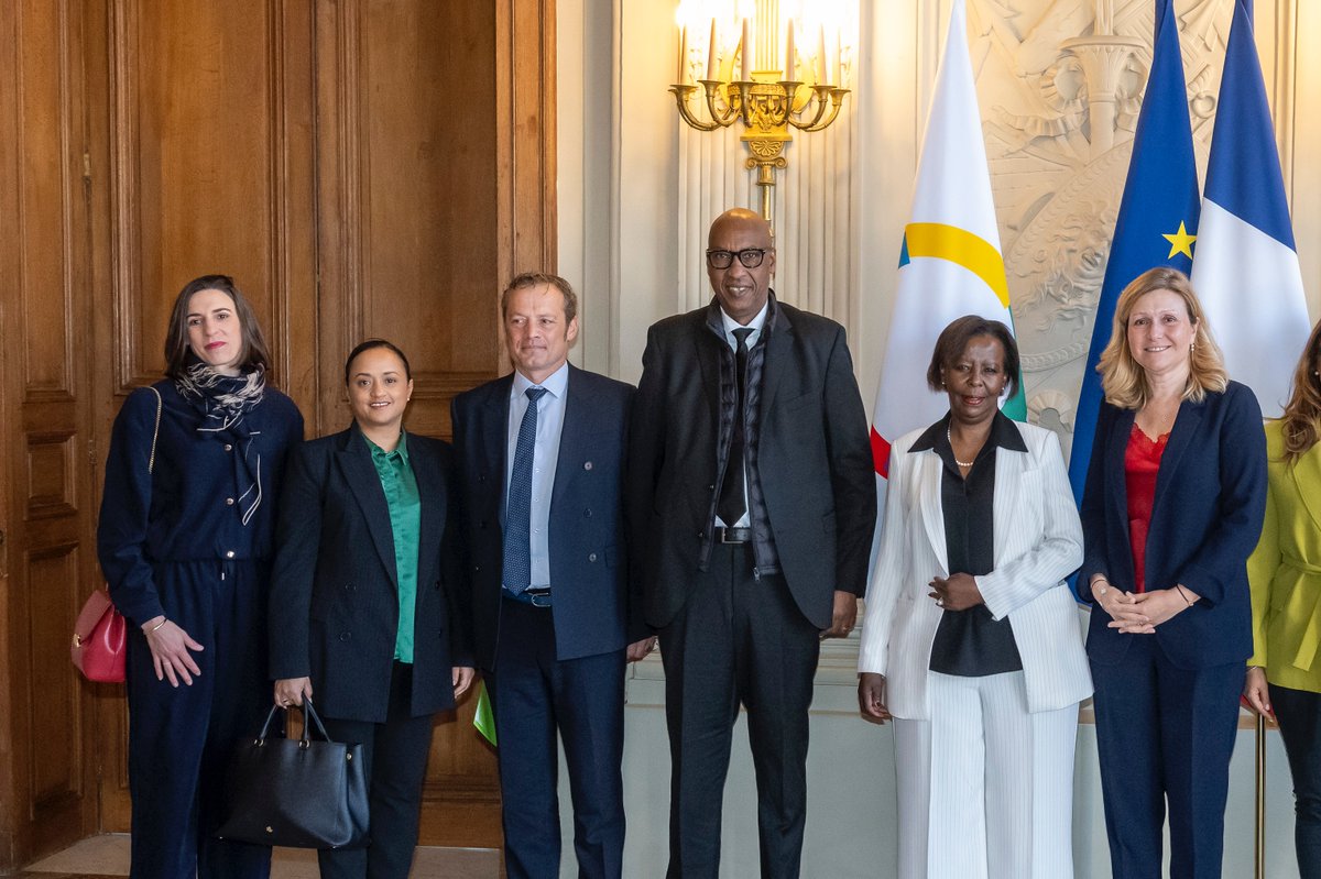 #DirectAN #Francophonie 
🙏Heureuse d'avoir accueilli hier avec <a href="/YaelBRAUNPIVET/">Yaël Braun-Pivet</a>  la Secrétaire générale de <a href="/OIFrancophonie/">La Francophonie</a> <a href="/LMushikiwabo/">Louise Mushikiwabo</a> 
📢En ma qualité de Déléguée générale de l' Assemblée parlementaire de la Francophonie, je plaide pour qu'il y ait davantage de ponts entre les