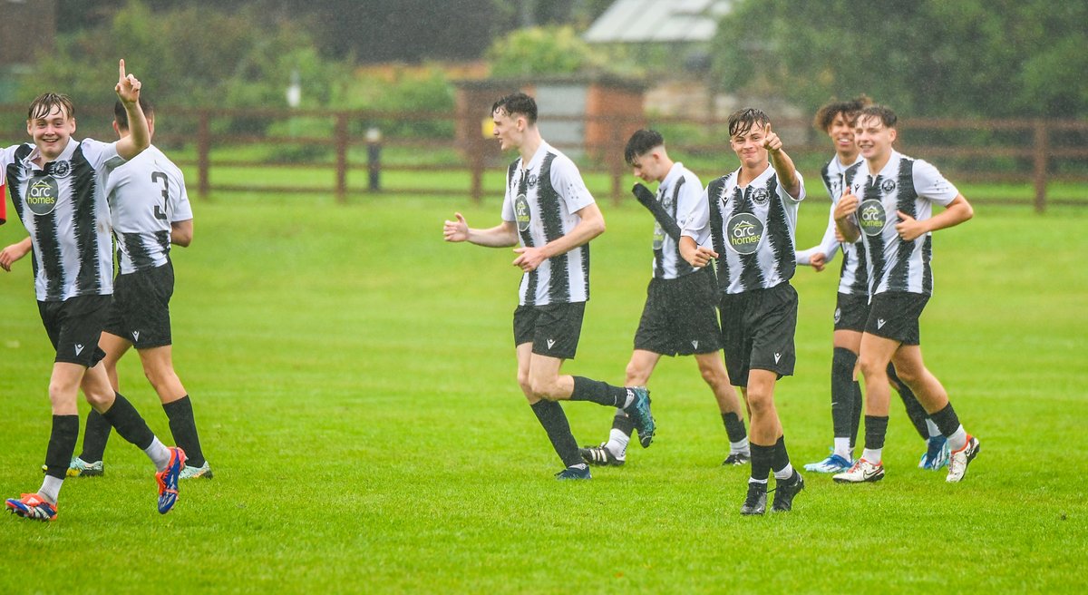 Rob (@rwcdm) on Twitter photo Happy Birthday @Liam_Sheppard9. The only <a href="/ACFC1916/">Atherton Collieries</a> @AthyCollsU18s player with a clue where the camera is! #SiSenor ๐ซต Happy Birthday @Liam_Sheppard9. The only <a href="/ACFC1916/">Atherton Collieries</a> @AthyCollsU18s player with a clue where the camera is! #SiSenor ๐ซต