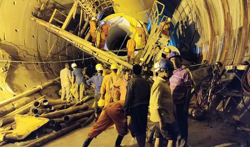 SLBC tunnel rescue operations to be wound up in a fortnight, says Ponguleti

The rescue operations taken up following the roof collapse accident in the Srisailam Left Bank Canal (SLBC) tunnel are expected to conclude within the next 10-15 days, according to Revenue Minister