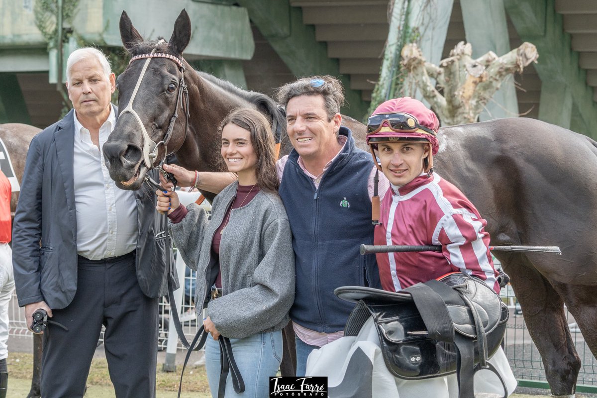 ℐ𝓈𝒶𝒶𝒸 ℱ𝒶𝓇𝓇ℯ́ ℱℴ𝓉ℴ́𝑔𝓇𝒶𝒻ℴ (@isaacfotografia) on Twitter photo Segunda carrera Premio Arima, caballo ganador Black voice, monta de <a href="/Nicodejulian/">Nicolás de Julián</a> , preparador J. C. Cerqueira y propietario E. Fernández de Vega
<a href="/isa_landa86/">isabel landa sola</a> <a href="/ImanolArruti/">Imanol Arruti</a> <a href="/HipodromoSnSn/">Hipódromo de San Sebastián - Donostiako Hipodromoa</a> <a href="/HipodromoMadrid/">Hipódromo de La Zarzuela</a> <a href="/AgaloparTurf/">A Galopar</a> <a href="/AsoTurfGalop/">ASO Turf Galop</a> <a href="/Tosgriju/">Juan Carlos</a> <a href="/black_type_mag/">Black Type</a> Segunda carrera Premio Arima, caballo ganador Black voice, monta de <a href="/Nicodejulian/">Nicolás de Julián</a> , preparador J. C. Cerqueira y propietario E. Fernández de Vega
<a href="/isa_landa86/">isabel landa sola</a> <a href="/ImanolArruti/">Imanol Arruti</a> <a href="/HipodromoSnSn/">Hipódromo de San Sebastián - Donostiako Hipodromoa</a> <a href="/HipodromoMadrid/">Hipódromo de La Zarzuela</a> <a href="/AgaloparTurf/">A Galopar</a> <a href="/AsoTurfGalop/">ASO Turf Galop</a> <a href="/Tosgriju/">Juan Carlos</a> <a href="/black_type_mag/">Black Type</a>