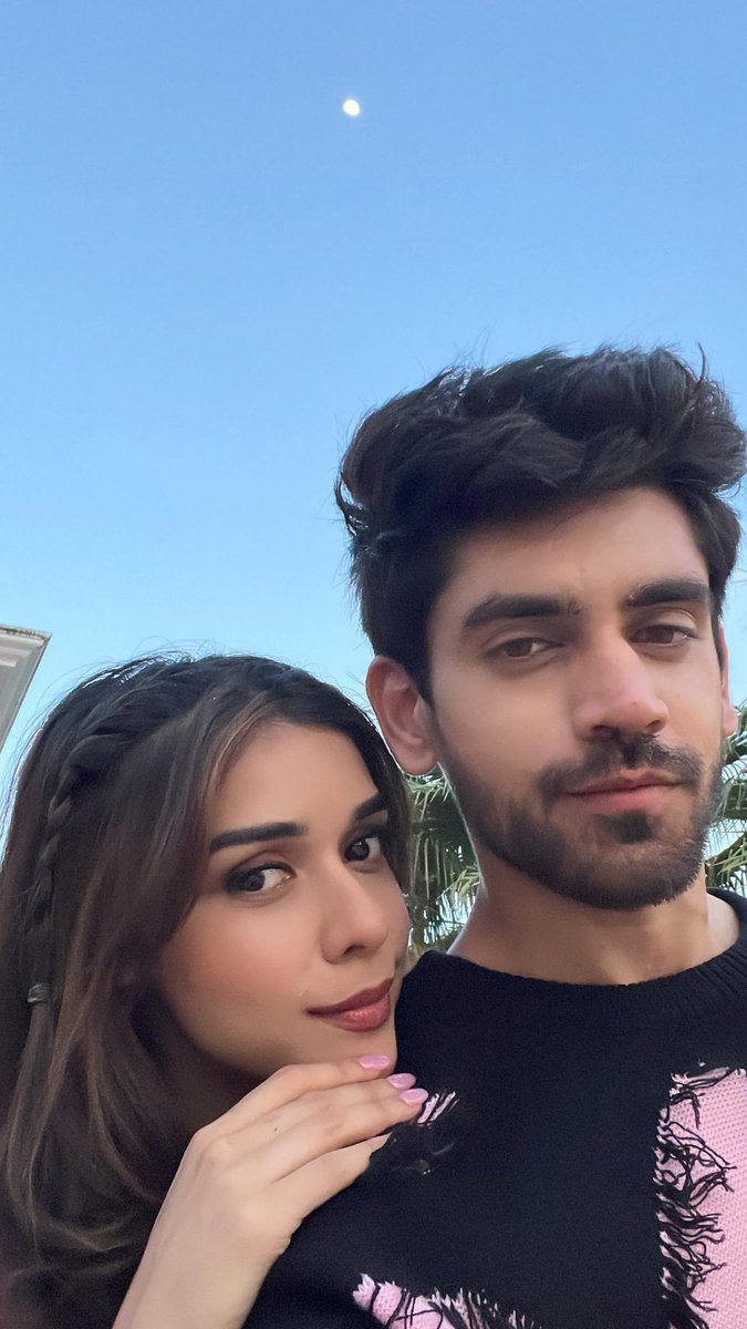 KALA SHA KALA releasing tomorrow at 1PM IST 🥰💕

#EishaSingh #AvinashMishra #EishasTribe #Avinashians #Avisha