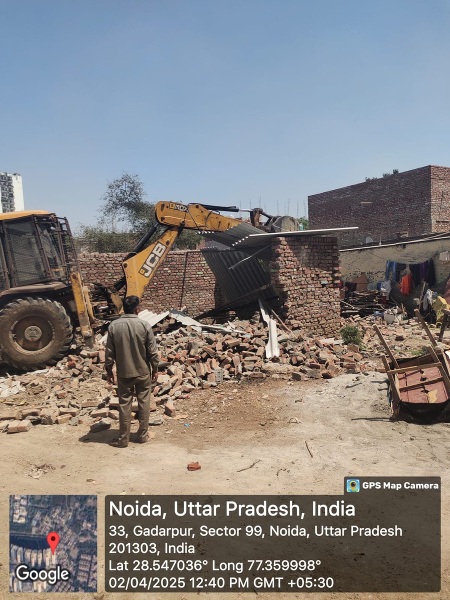 noida_authority's tweet image. आज, दिनांक 02.04.2025, को नौएडा प्राधिकरण द्वारा खसरा संख्या 52 और 53, सदर सराय में अतिक्रमण हटाने की कार्रवाई की गई। लगभग 400 वर्गमीटर के इस आवासीय क्षेत्र (अनुमानित मूल्य ₹8 करोड़) को अवैध कब्जों से मुक्त कराया गया।

#NoidaAuthority
#EncroachmentDrive
#NoidaDevelopment…