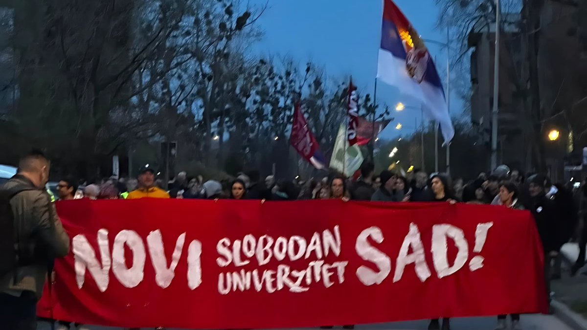 Dariusz Rosiak (@dariuszrosiak) on Twitter photo Protesty w Serbii nie gasną, Raport opowiada o nich bezpośrednio z Nowego Sadu, Belgradu i innych miast <a href="/MarcinZyla/">Marcin Żyła</a>
Marine Le Pen bez prawa startu w wyborach. Śmierć, czy zwycięstwo demokracji <a href="/JBieleckiRz/">Jędrzej Bielecki</a>
Raport na dziś od g. 16: raportostanieswiata.pl
patronite.pl/DariuszRosiak Protesty w Serbii nie gasną, Raport opowiada o nich bezpośrednio z Nowego Sadu, Belgradu i innych miast <a href="/MarcinZyla/">Marcin Żyła</a>
Marine Le Pen bez prawa startu w wyborach. Śmierć, czy zwycięstwo demokracji <a href="/JBieleckiRz/">Jędrzej Bielecki</a>
Raport na dziś od g. 16: raportostanieswiata.pl
patronite.pl/DariuszRosiak