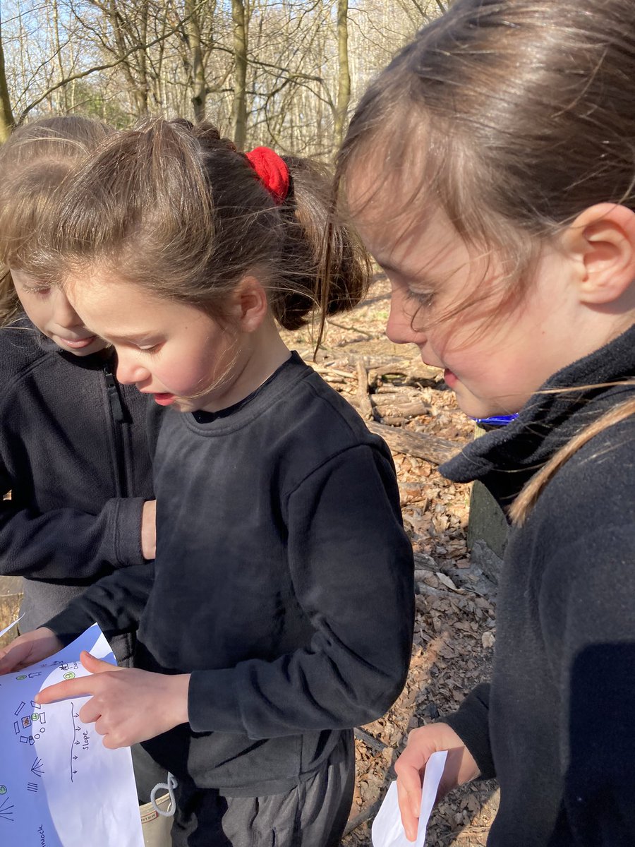 PipersForestSch's tweet image. Year 4 had a fun final Forest School session and were eggcellent at completing all the challenges on our Easter Scavenger hunt! 🥚🔍👍🏻😊 #teamwork #outdoorlearning #pipersprep