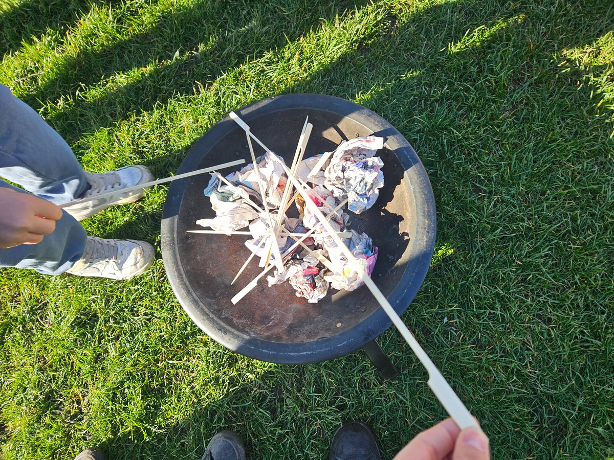 P6 we're out with The Green Team as part of our #JohnMuirAward we got to roast marshmallows and heard a story round our fire 🔥