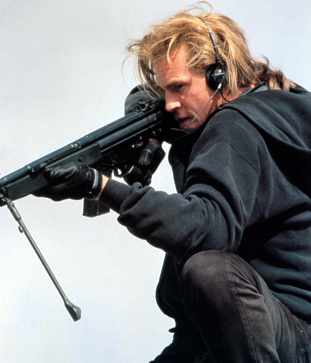 Michael Mann remembers his #Heat star Val Kilmer:

"I always marveled at the range, the brilliant variability within the powerful current of Val’s possessing and expressing character. After so many years of Val battling disease and maintaining his spirit, this is tremendously sad