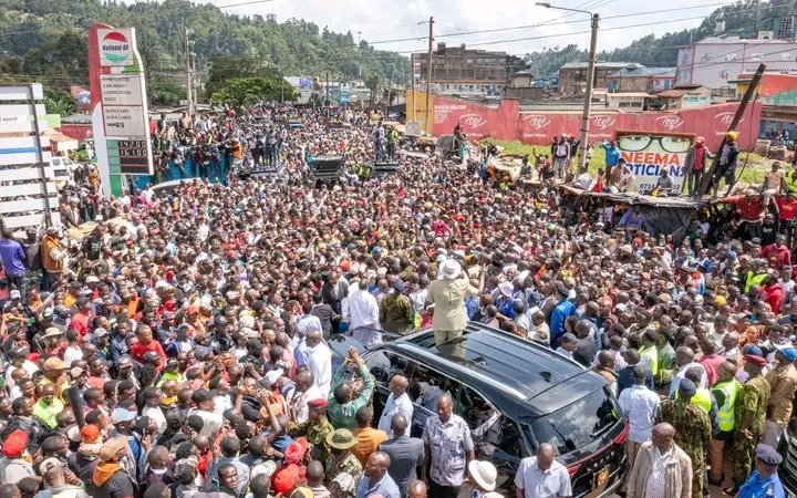 editonekenya's tweet image. President Ruto continues his #DevelopmentTour across Mt. Kenya, currently in Maua, Meru County, engaging with communities and launching key development projects.

EoK Reports |