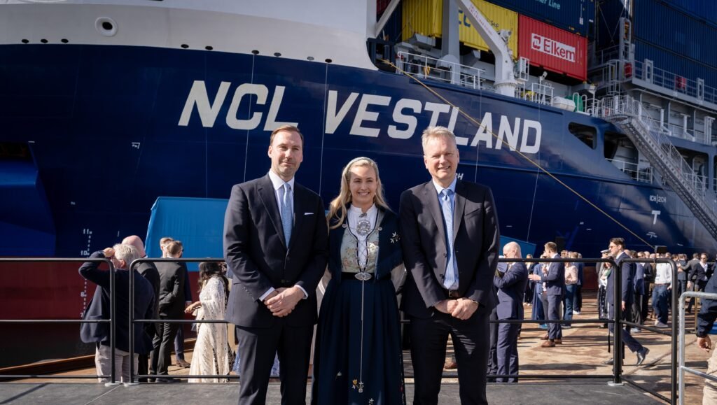 OE_greenmarine's tweet image. NCL: Bio-methanol-powered containership inaugurated in Norway
tinyurl.com/avanhzdt

#maritime #shipping #biomethanol #containership #cleanfuels