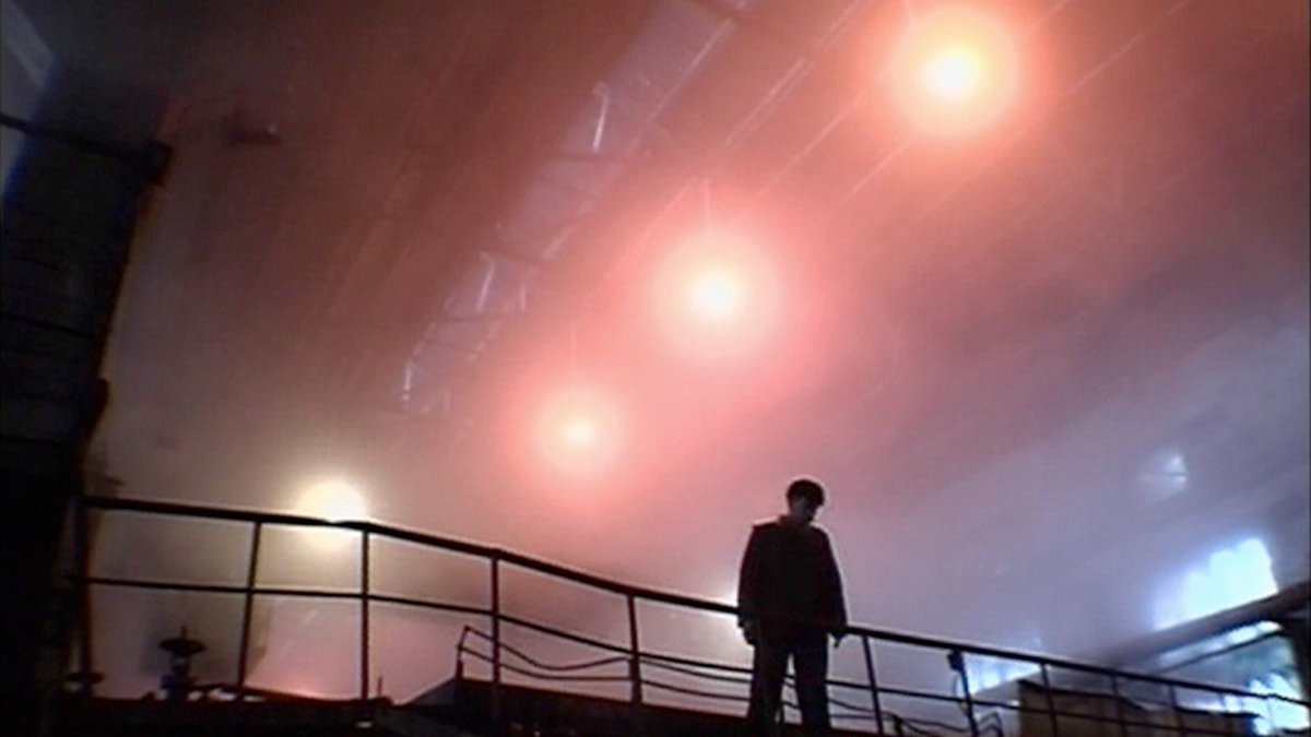 Au sommaire d'avril : 
Jeunesse (Les Tourments) • Retour sur À l'ouest des rails • Bande-son pour un coup d'État • Rencontre avec Johan Grimonprez •  Remonter les années 1960 : les documentaires musicaux contemporains face à l'Histoire