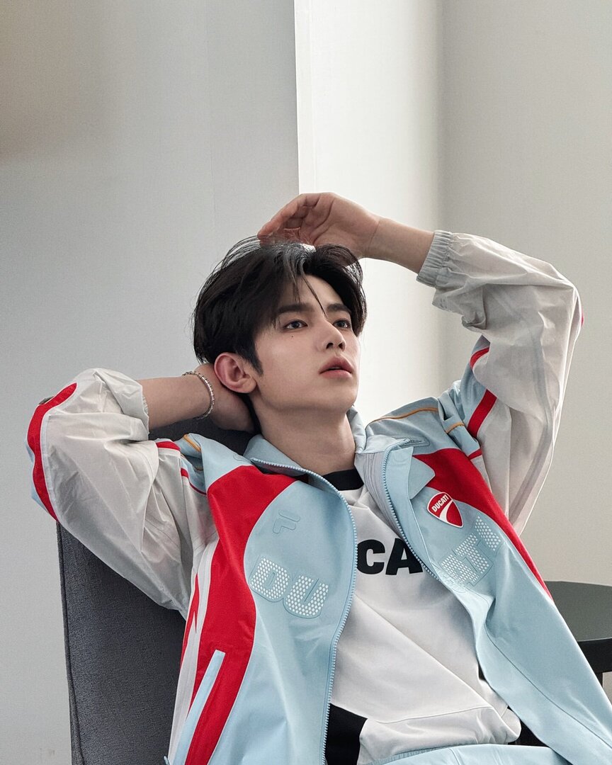 🐚 SELFOLLMFS tweet media