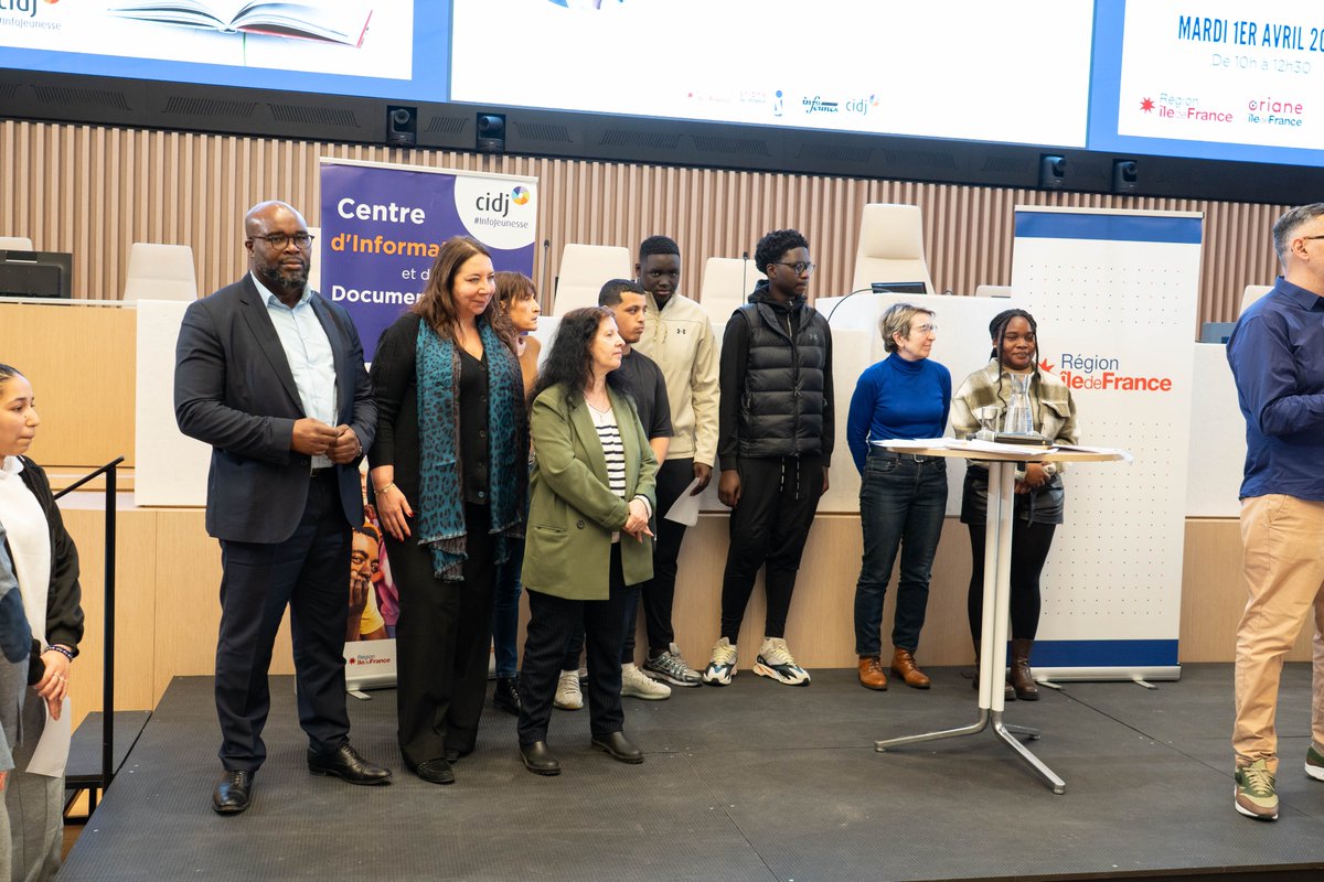 Oriane Île-de-France (@oriane_idf) on Twitter photo La Dictée Géante du CIDJ à l'hémicycle de la région, en partenariat avec l'agence Oriane. ✍️
<a href="/regionidf/">Conseil régional IDF</a>
#dictée #oriane #orientation La Dictée Géante du CIDJ à l'hémicycle de la région, en partenariat avec l'agence Oriane. ✍️
<a href="/regionidf/">Conseil régional IDF</a>
#dictée #oriane #orientation