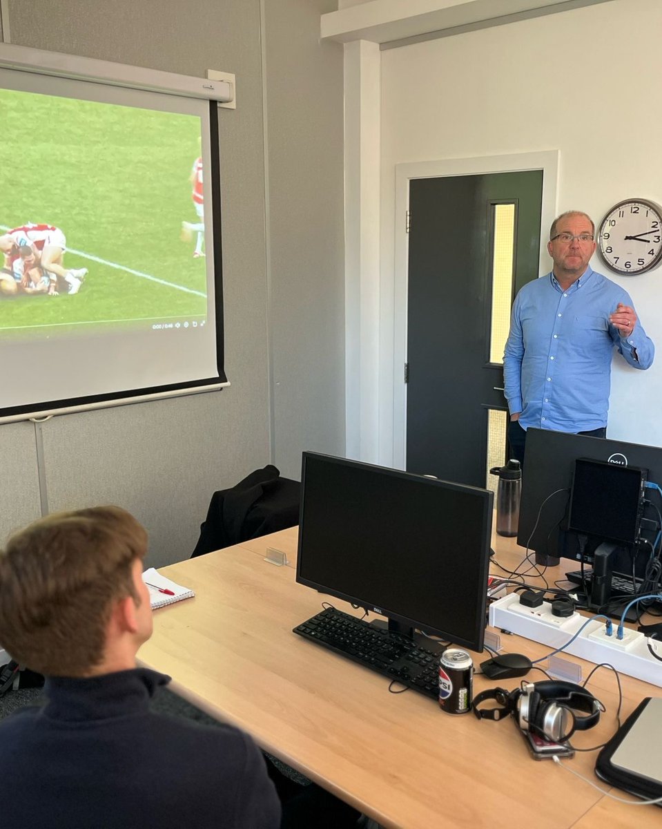 News Associates (@newsassociates) on Twitter photo Sky Sports and former BBC commentator <a href="/DaveWoodsSport/">Dave Woods</a> delivered a masterclass in commentary to our sports journalism trainees 🎙️ Sky Sports and former BBC commentator <a href="/DaveWoodsSport/">Dave Woods</a> delivered a masterclass in commentary to our sports journalism trainees 🎙️