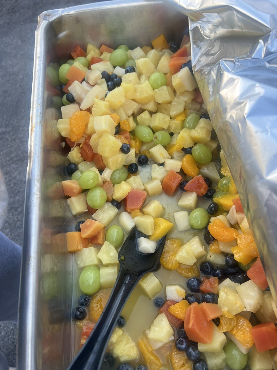 Another successful Monday serving! Come join us <a href="/CAREComplexLV/">CARE Complex</a>  from 4pm - 8pm Thank you to all the businesses <a href="/olivegarden/">Olive Garden</a> <a href="/ChickfilA/">Chick-fil-A, Inc.</a> <a href="/YardHouse/">Yard House</a> #ittakesavillage #donate pokergives.org