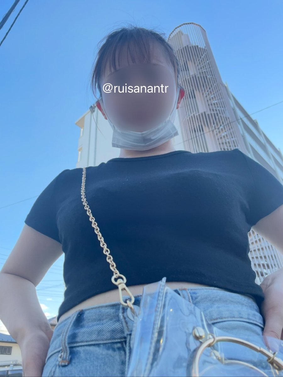 ruisanantr's tweet photo. 浮気やりまんこ時代のさなちゃん☺️
同じ日に撮影した写真です✌️

まん毛フェチだったぼくは当時、浮気まんこだったことは知らずにさなちゃんに脱毛に通うのをやめてまん毛を生やしてもらってました。
時々剃らせてほしいとお願いされてましたが拒否してました。パイパンにしたかった理由は浮気セックスをするときに毛が生えていると恥ずかしい＆セフレがパイパン好きという理由だったらしいです🤣