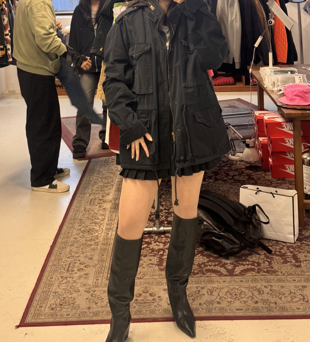 basicjeanss's tweet photo. 성수동 나들이 와서 예쁜 랄프로렌 자켓을 건지다 https://t.co/Z2rc7XH13o