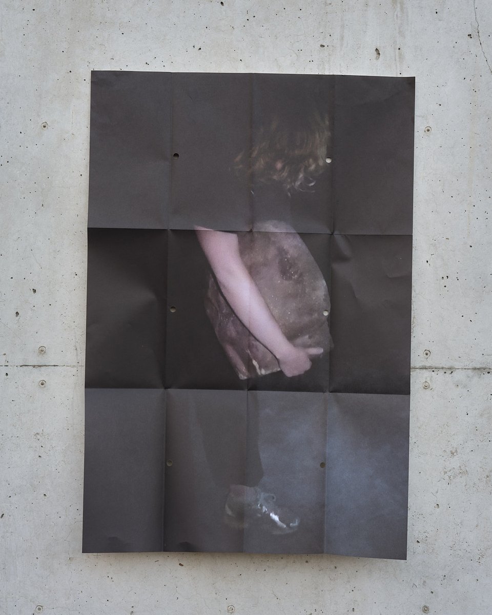 Póster desplegable para 'Faux Départ. Cabeza Borradora. Buru Ezabatzailea', proyecto expositivo de Iñaki Garmendia en <a href="/MuseoOteiza/">Museo Oteiza Museoa</a> hasta el 25 de mayo.