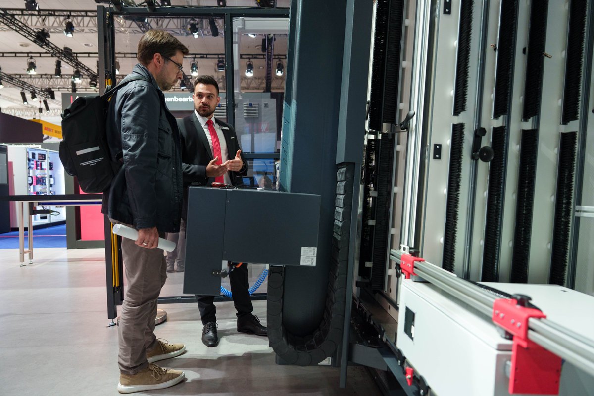 Rittal ES (@rittal_es) on Twitter photo ¡Estamos en la <a href="/hannover_messe/">HANNOVER MESSE</a>!
Todos hablan de #IndustrialAI, pero ¿sabes cómo prepararte? Visítanos en el 𝗽𝗮𝗯𝗲𝗹𝗹𝗼́𝗻 𝟭𝟭, y descubre cómo hacer que tus datos estén listos para la IA. ¡En #Rittal y Eplan estamos deseando compartir con vosotros ideas interesantes!💡 ¡Estamos en la <a href="/hannover_messe/">HANNOVER MESSE</a>!
Todos hablan de #IndustrialAI, pero ¿sabes cómo prepararte? Visítanos en el 𝗽𝗮𝗯𝗲𝗹𝗹𝗼́𝗻 𝟭𝟭, y descubre cómo hacer que tus datos estén listos para la IA. ¡En #Rittal y Eplan estamos deseando compartir con vosotros ideas interesantes!💡
