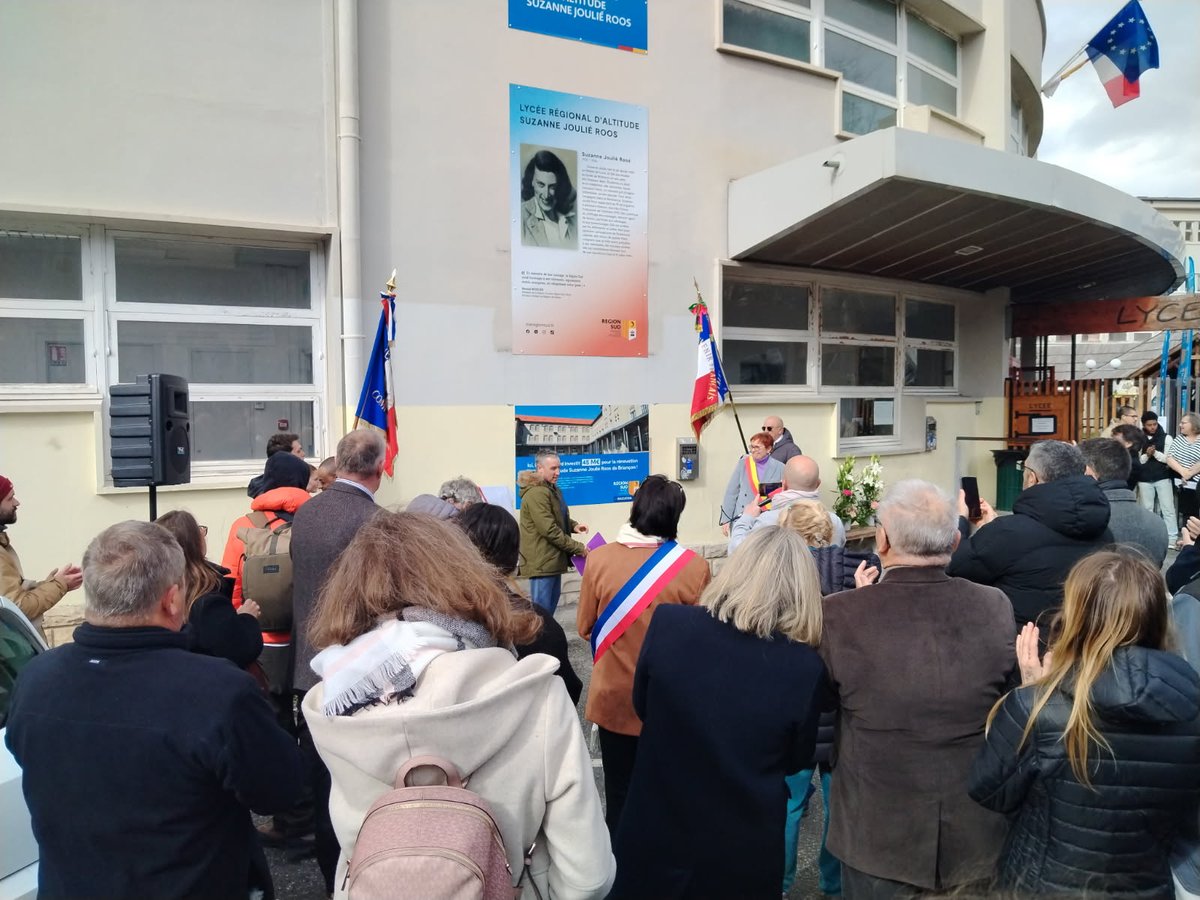 Aymeric MEISS #DASEN05 représente le M. le Recteur <a href="/AcAixMarseille/">Acad. Aix-Marseille</a> à la cérémonie d'inauguration du Lycée de #Briançon rebaptisé par la Région PACA "Lycée d'Altitude Suzanne Joulié Roos" en #mémoire du courage de cette résistante restée injustement anonyme
maitron.fr/spip.php?artic…