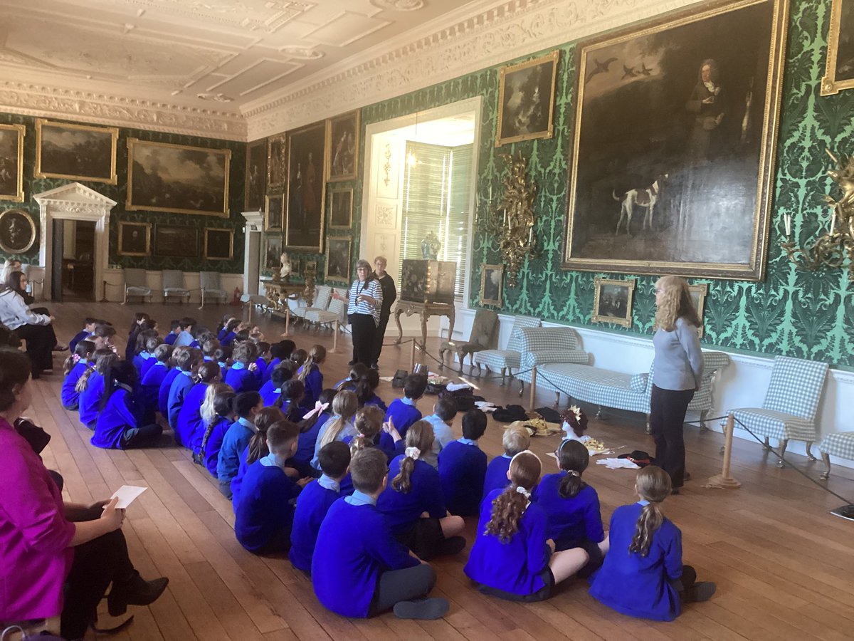 The Y5 Tudor trip to Temple Newsam is underway.