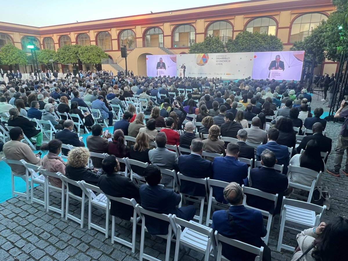 HusseinidowAli's tweet image. Greetings from Seville, Spain 🇪🇸 at the World Forum on Local Economic Development!
Today’s focus: The triple transition—advancing #DecentWork, #LocalEconomicDevelopment & #SocialJustice. A crucial conversation on shaping inclusive and sustainable economies. #WFLED2025
