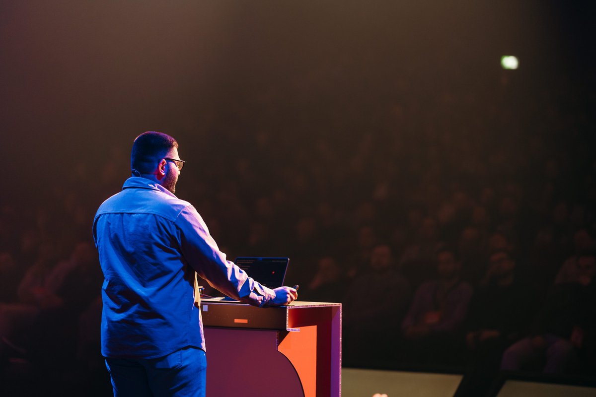 re_baar's tweet image. Little proud moment...
A few weeks ago I spoke at @vuejsamsterdam about micro-frontends and how to utilize @vuejs and @nuxt_js to get the best results.
One of those "firsts" I won't forget! (and hyped for the next ones :D)
#VueJsAmsterdam #Vue #Nuxt