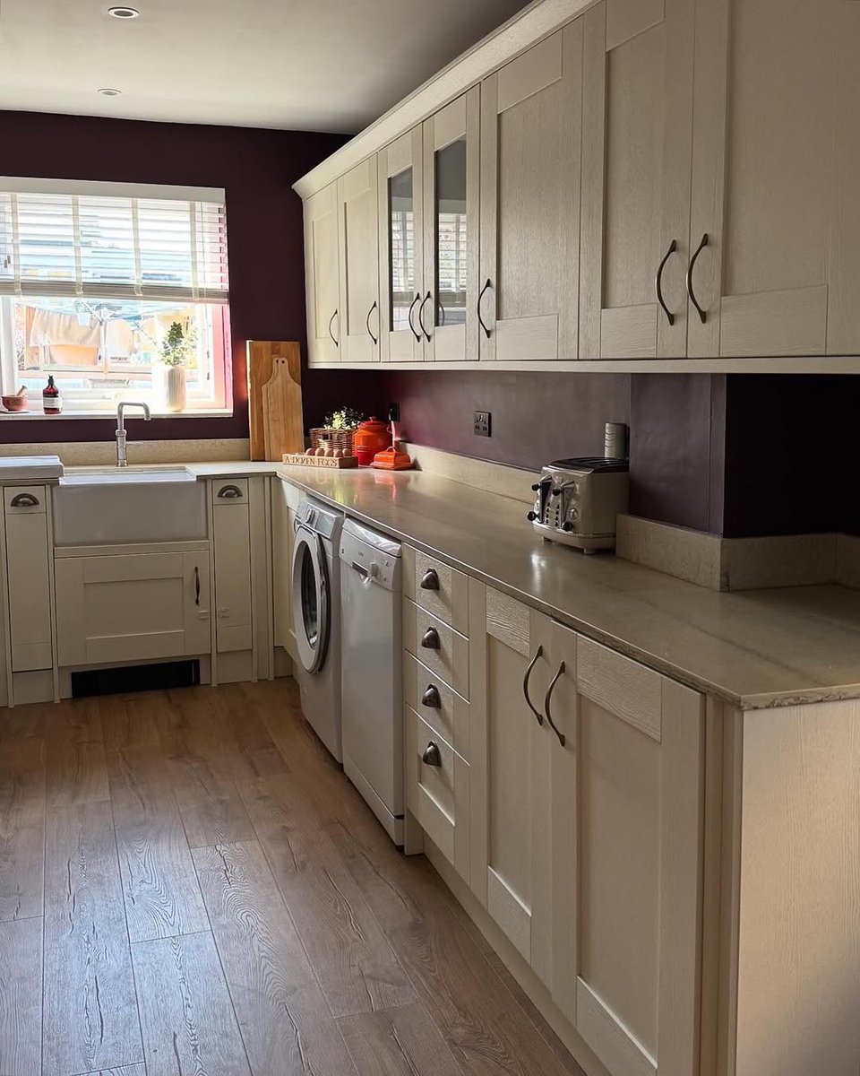 Another top-notch transformation using Benchmarx cabinets👏

Quality kitchens for every project - visit your local showroom today.

#BenchmarxKitchens #KitchenRenovation