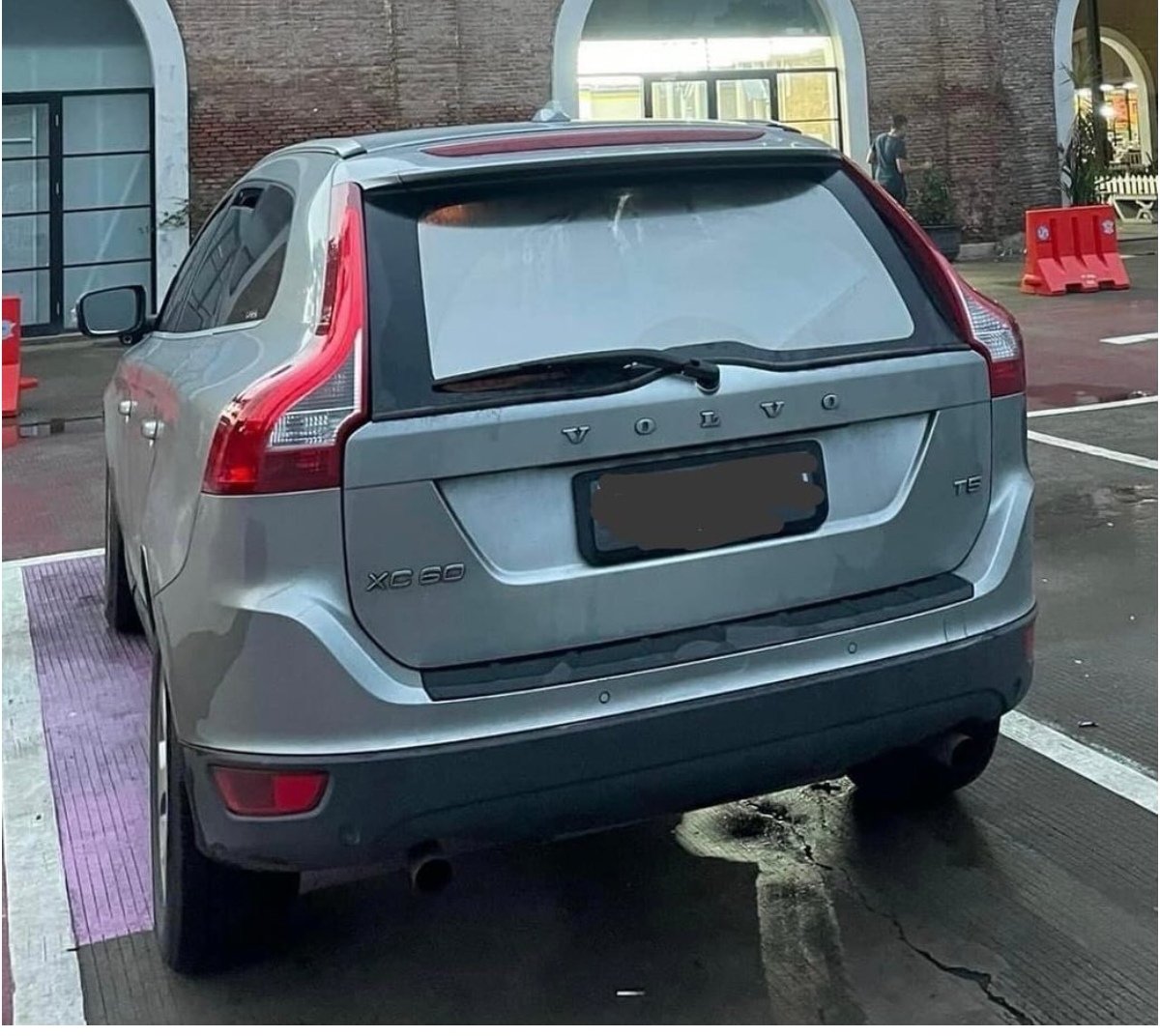 Mobil hilang di Jogja, tapi laporan terakhir (hari ini) ada yg lihat di area pantai Binangun Cilacap. Kalo ada yg lihat mohon hentikan dan ajak ke kantor polisi.

STNK atas nama saya. | <a href="/savicali/">savic ali</a>