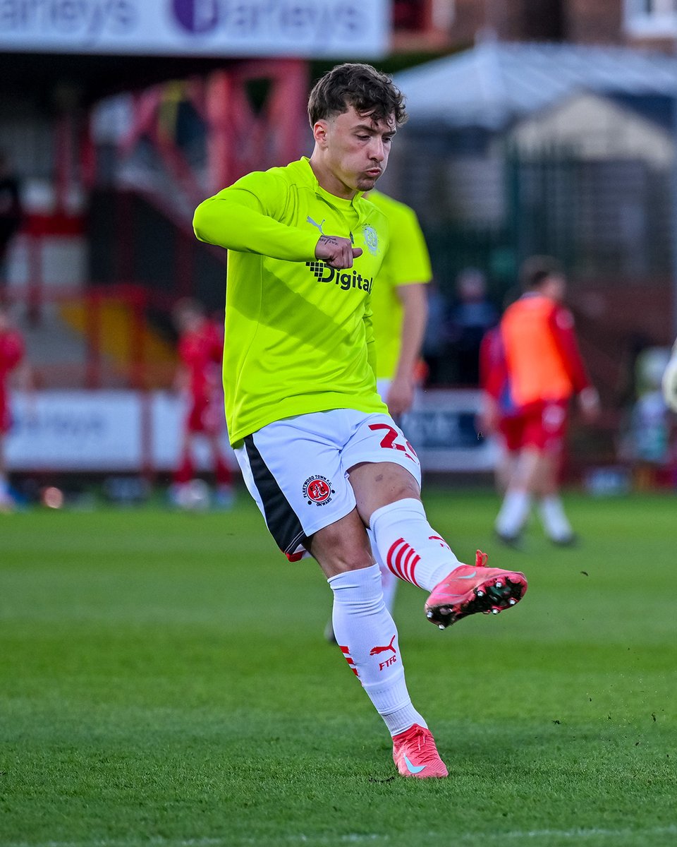 First senior minutes for #ftfc under the belt for <a href="/FinlayAdair9/">Finlay Cross-Adair</a> 👏

#OnwardTogether