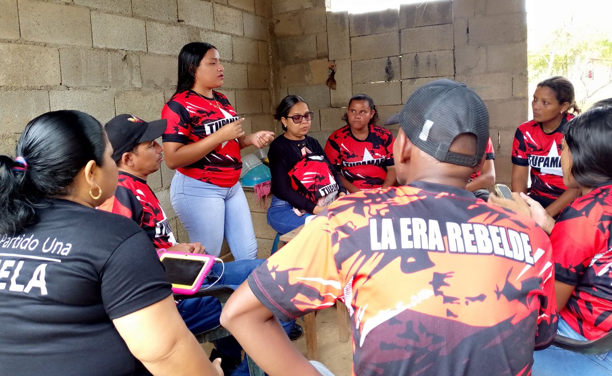 Para ser vanguardia se necesita mucha organización. En TUPAMARO, todos somos uno y uno somos todos. Sólo la unidad nos permitirá avanzar victoriosamente haciendo cada día más y más revolución junto al pueblo.
#TodoElPartidoEsUnaEscuela