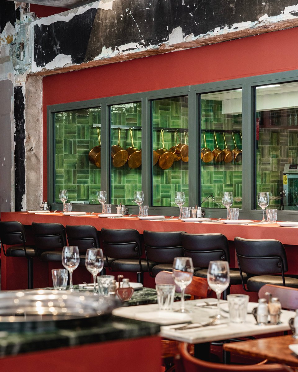 Ça aurait pu s'appeler Little Athens... Lire la suite : parisbouge.com/restaurants #restaurantparis #restaurantgrec #paris2