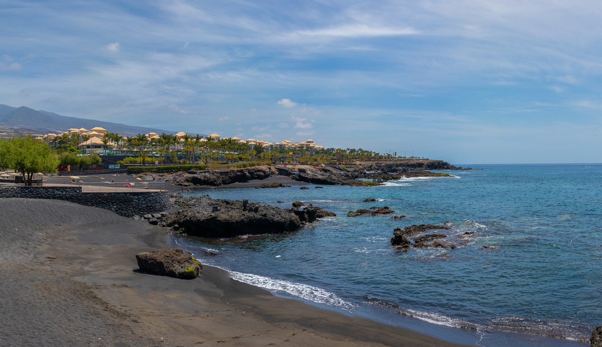 🌊 La Jaquita, Alcalá, y sus playas de arena negra. ¡Feliz fin de semana! 🤩 

<a href="/VisitTenerifeES/">VisitTenerifeES</a> | <a href="/TurismCanarias/">Turismo de Islas Canarias</a> | <a href="/visitguia_isora/">Visit Guía de Isora</a>

💛🖤 #VamosCanarias #LaLagunaTenerife #SeLlevaDentro