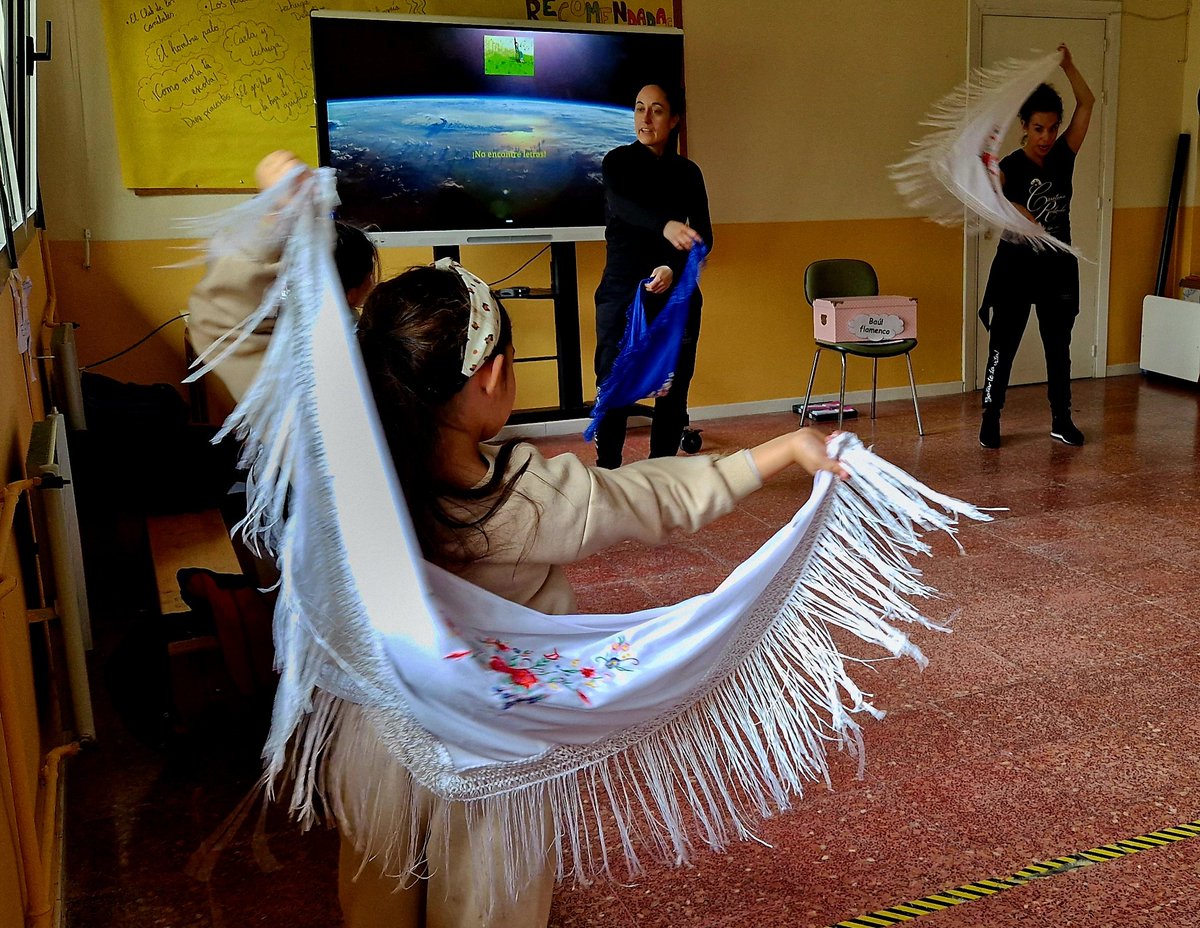 Taller de flamenco en el cole <a href="/educacyl/">Educación JCyL</a> <a href="/AyuntamientoVLL/">Ayto. de Valladolid</a> #flamenco