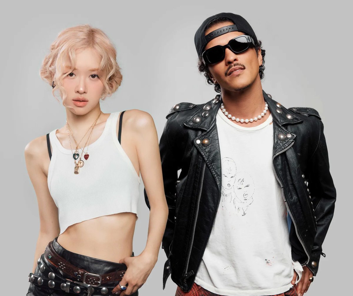 Red hearts from the UK!! ❤️❤️❤️
APT. by #ROSÉ and @brunomars is the second-biggest song of 2025 so far on the Official UK Chart

See the Top 40 in full: officialcharts.com/chart-news/the…