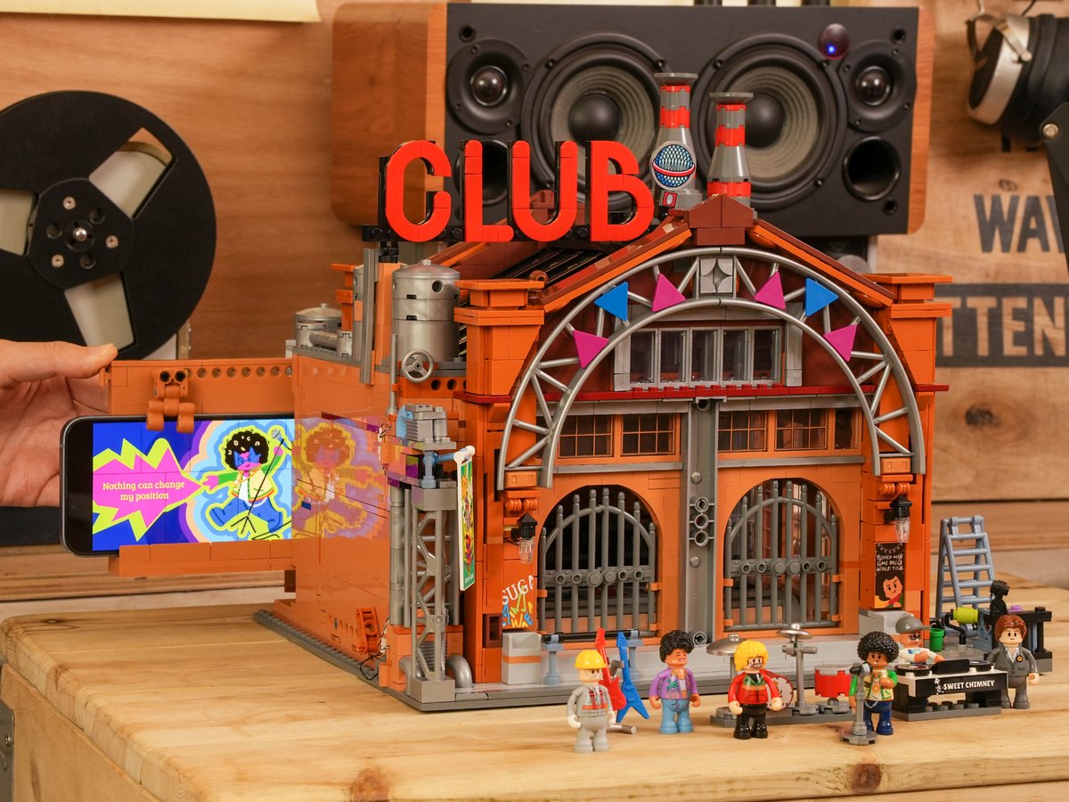 LUMIBRICKS_REAL's tweet image. Street Fusion just got groovier with our new Factory House of Music! 🎸See how it fits perfectly with the rest of the lineup.

#funwhole #bricks #toyblocks #lights #toys #music #urbanlife #hiphop #musiclub #factory #streetfusion #style #club #fashion #graffitiart #moc #afol #afob