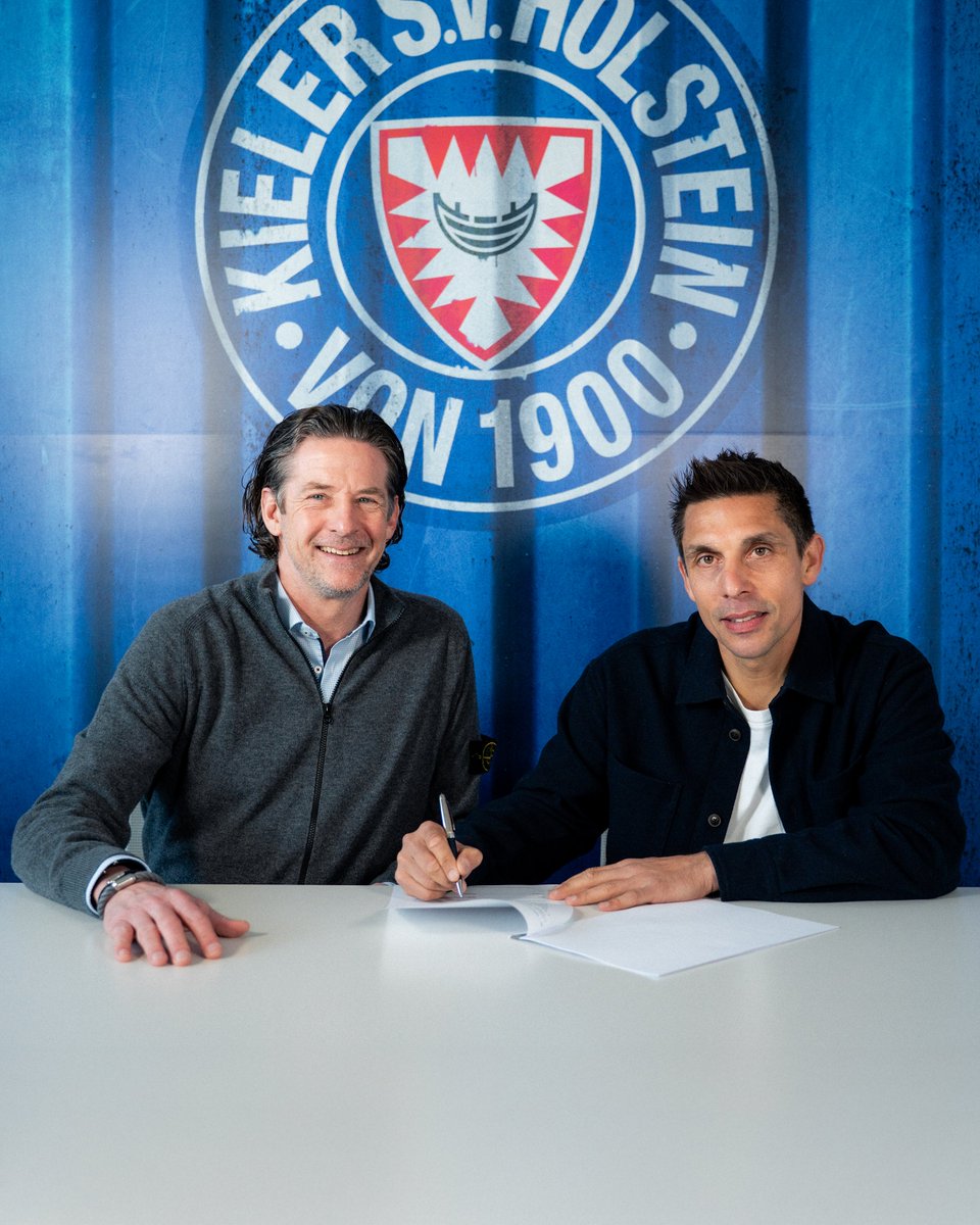 Marcel Rapp bleibt an Bord ✍🏼

Nach 126 Spielen an der Seitenlinie und dem Aufstieg in die Bundesliga in der vergangenen Saison hat unser Cheftrainer seinen Vertrag vorzeitig bis 2️⃣0️⃣2️⃣8️⃣ verlängert.

Wir freuen uns sehr auf die kommende Zeit mit dir, Marcel! 👏🏼
_
#KielAhoi