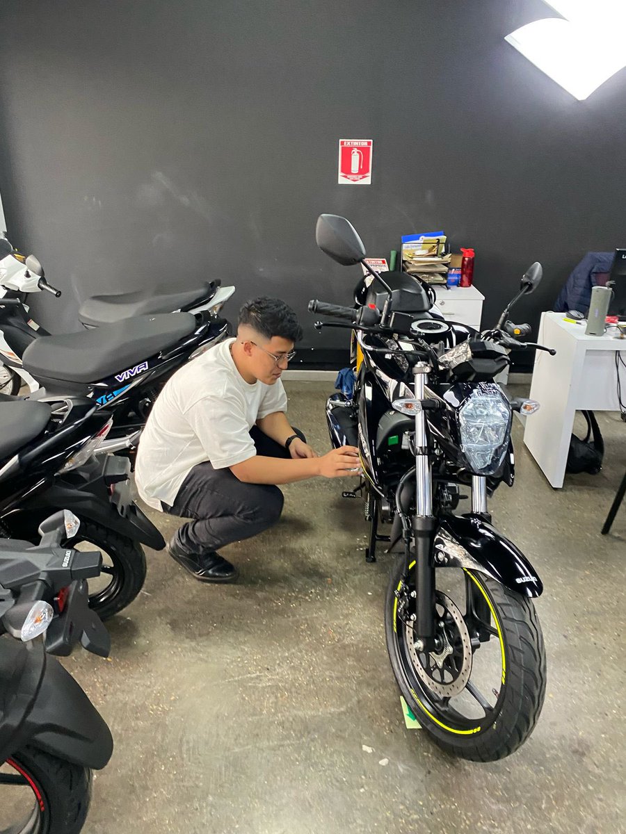 Esto es un regalo para el Mateo de 14 años 🐦‍🔥🏍️

Casi 10 años esperando este momento🥹