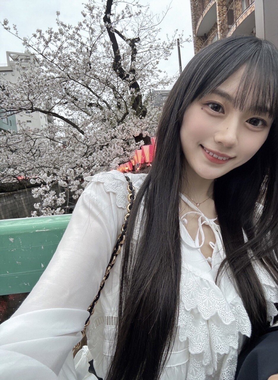 乃木坂46川﨑桜ちゃん着用 SNIDEL コットンライクラッフルカラーチュニック SNIDEL コットンライクラッフルカラーチュニック半袖バージョン