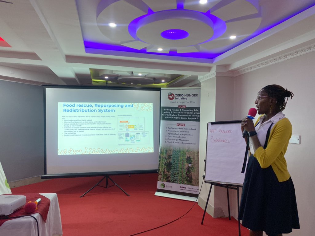 Zero_Hunger_Ke's tweet image. In cities like Kisumu, food waste is a major issue. But solutions exist!

Today, we’re in Kisumu for the #AfriFOODLinks inception workshop, a @EU_Commission funded project bringing together key stakeholders to co-create solutions. 
@aphrc @ICLEIAfrica
#APHRCResearch #ZeroHunger
