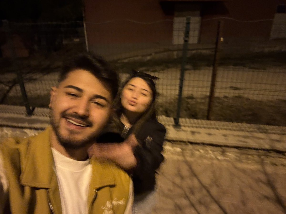 eylullgulsu's tweet photo. Hayatımın her zerresinde olduğun için çok şanslıyım iyikim seni çok seviyorum 🤍 https://t.co/YK5bGjf8rr
