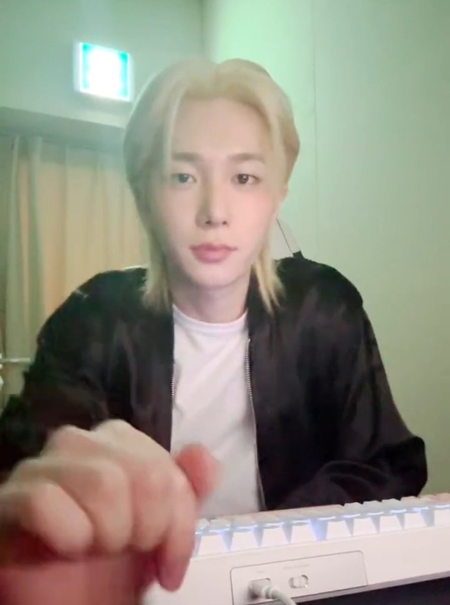 p1hits's tweet image. THEO’S NEW HAIR

#P1Harmony #피원하모니 #테오