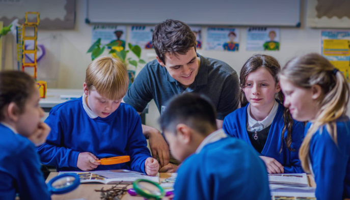 UoMSEERIH's tweet image. A 2-year study focusing on practical work across the 4 UK nations provides fresh insights for #primaryscience teachers. Don’t miss the guidance launching this afternoon. 
ow.ly/QuZu50VeCQo
@OfficialUoM @PriSciEarle @LynneBianchi @bathspaunivers1 @Psqm_HQ @pstt_whyhow