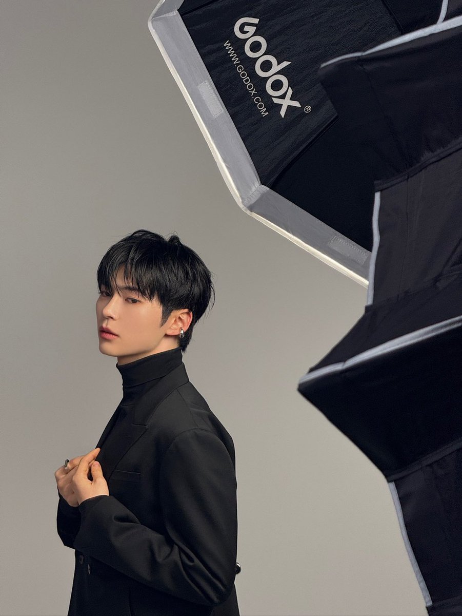 ZB1_official's tweet image. _💌

제로즈~🌹
anan 화보 잘 봤나아 :)
환절기에 감기 조심하고 4월도 잘 부탁해~
사랑해❤

#SUNGHANBIN #성한빈 
#ZEROBASEONE #ZB1 #제로베이스원