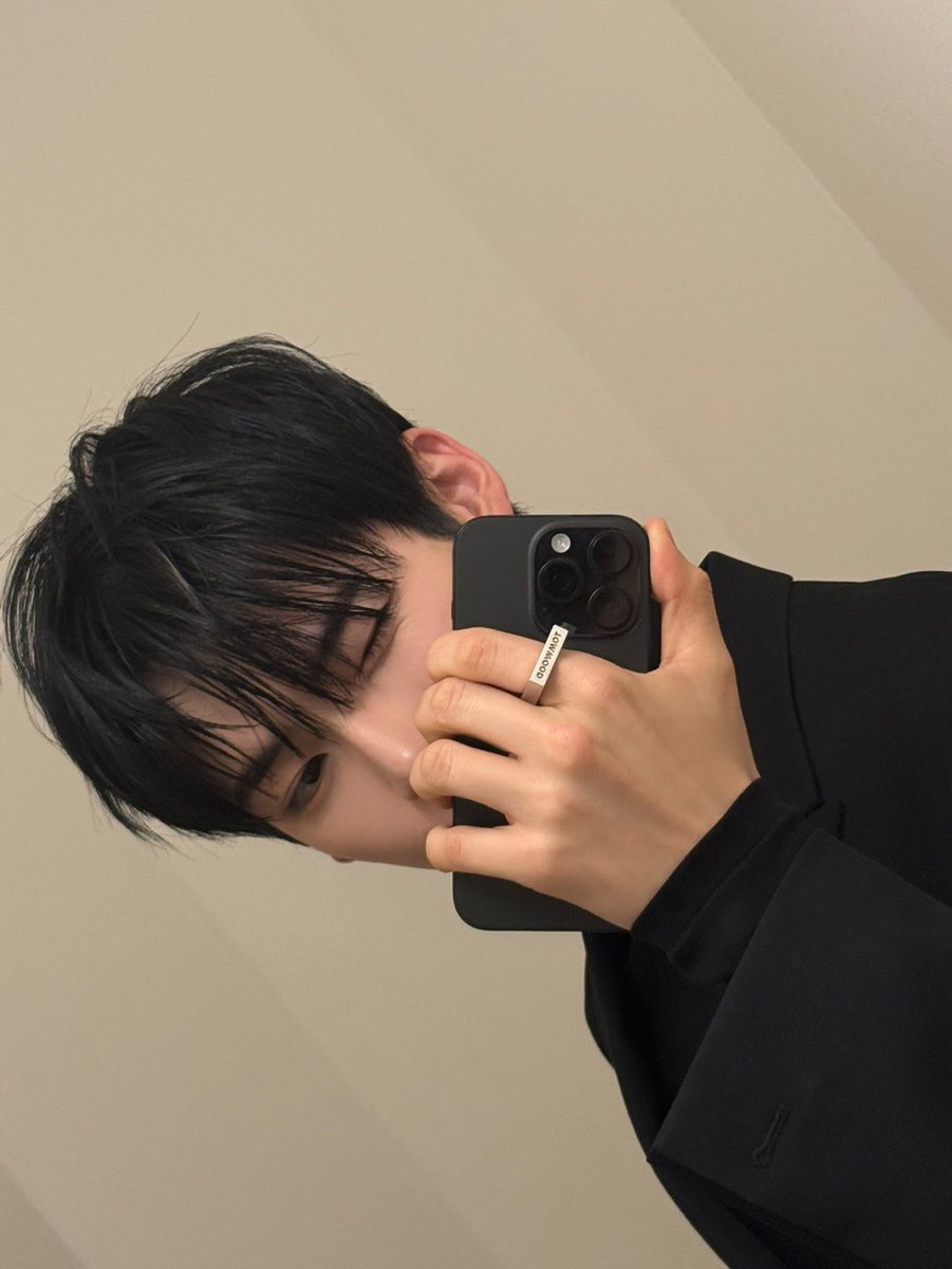 ZB1_official's tweet image. _💌

제로즈~🌹
anan 화보 잘 봤나아 :)
환절기에 감기 조심하고 4월도 잘 부탁해~
사랑해❤

#SUNGHANBIN #성한빈 
#ZEROBASEONE #ZB1 #제로베이스원