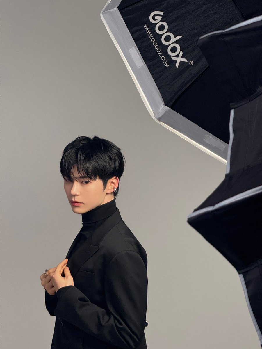 ZB1_official's tweet image. _💌

제로즈~🌹
anan 화보 잘 봤나아 :)
환절기에 감기 조심하고 4월도 잘 부탁해~
사랑해❤

#SUNGHANBIN #성한빈 
#ZEROBASEONE #ZB1 #제로베이스원