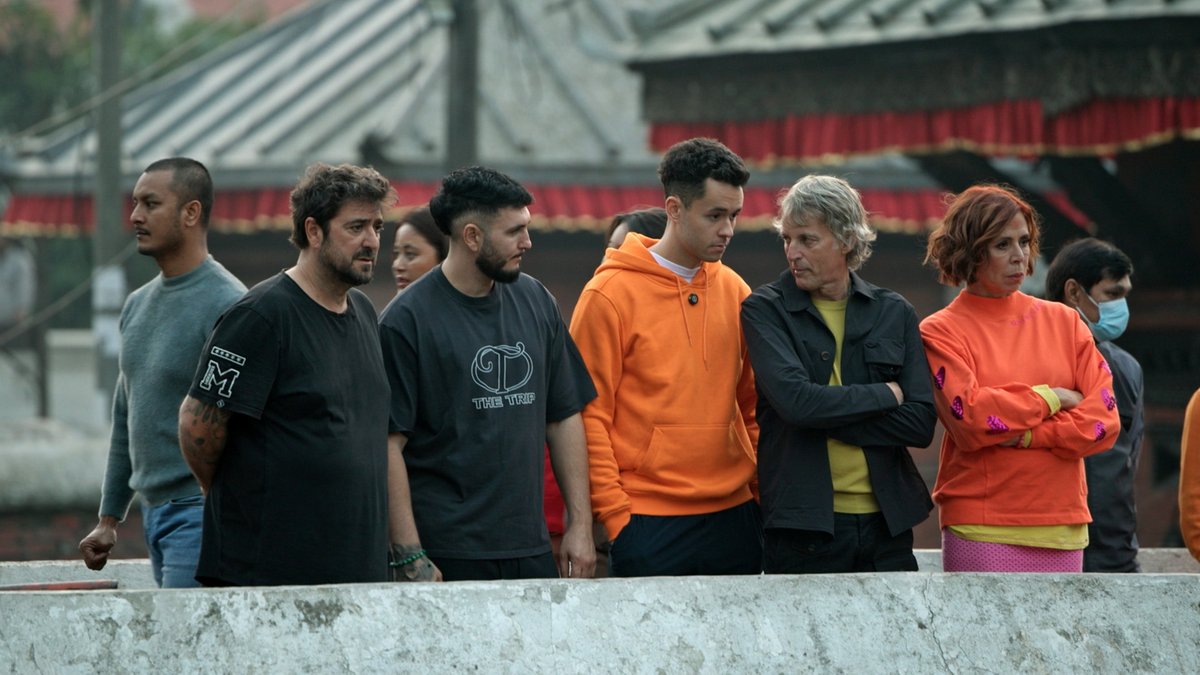 Telecinco (@telecincoes) on Twitter photo Va a ser un viaje movidito... 💥😱
Esta noche, a las 23:00h, seguimos disfrutando de Nepal junto a <a href="/SandraBarneda/">Sandra Barneda</a>, <a href="/Carlos_Latre/">Carlos Latre</a>, <a href="/antoniorozco/">Antonio Orozco</a>, <a href="/agathardlp/">Agatha RuizdelaPrada</a> y la incorporación de <a href="/omarmontesSr/">Omar Montes</a> y <a href="/TheGrefg/">Grefg =)</a> 🏔
Nos vemos en #UniversoCalleja con <a href="/JesusCalleja/">Jesús Calleja</a> Va a ser un viaje movidito... 💥😱
Esta noche, a las 23:00h, seguimos disfrutando de Nepal junto a <a href="/SandraBarneda/">Sandra Barneda</a>, <a href="/Carlos_Latre/">Carlos Latre</a>, <a href="/antoniorozco/">Antonio Orozco</a>, <a href="/agathardlp/">Agatha RuizdelaPrada</a> y la incorporación de <a href="/omarmontesSr/">Omar Montes</a> y <a href="/TheGrefg/">Grefg =)</a> 🏔
Nos vemos en #UniversoCalleja con <a href="/JesusCalleja/">Jesús Calleja</a>