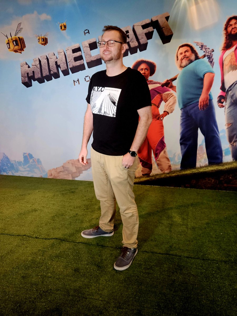 CapTrophyHunter's tweet image. Promise i had a fun time at #AMinecraftMovie premiere! Thanks to @warnerbrosau