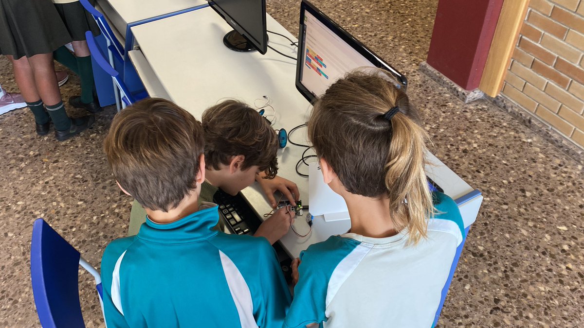 Robert Giret (@robertgiret) on Twitter photo Working with <a href="/C_Mas_Camarena/">Complejo Educativo Mas Camarena</a> #MYP students as they explain robotics to #PYP students during #ScienceWeek Working with <a href="/C_Mas_Camarena/">Complejo Educativo Mas Camarena</a> #MYP students as they explain robotics to #PYP students during #ScienceWeek