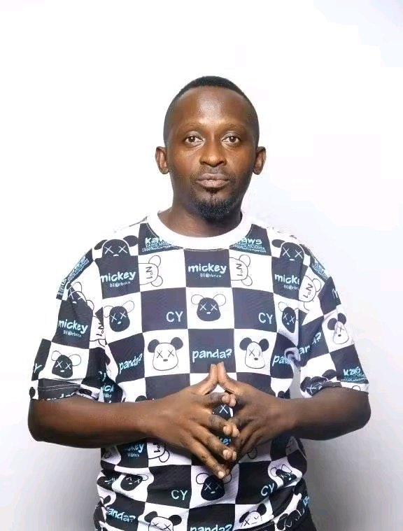 ElginKusiima's tweet image. Wednesday code: Ugandan Gists 🇺🇬 strictly. Tune to @fmkabalega #Karagabazaana from 4pm till 7pm for Energetic, Heartbeat Rhythms and Golden musical notes With lots of Cash to be won. Dial *238*3*8# to get started.
#Emanziyawe. Which local name would you prefer instead of LIGHT.?