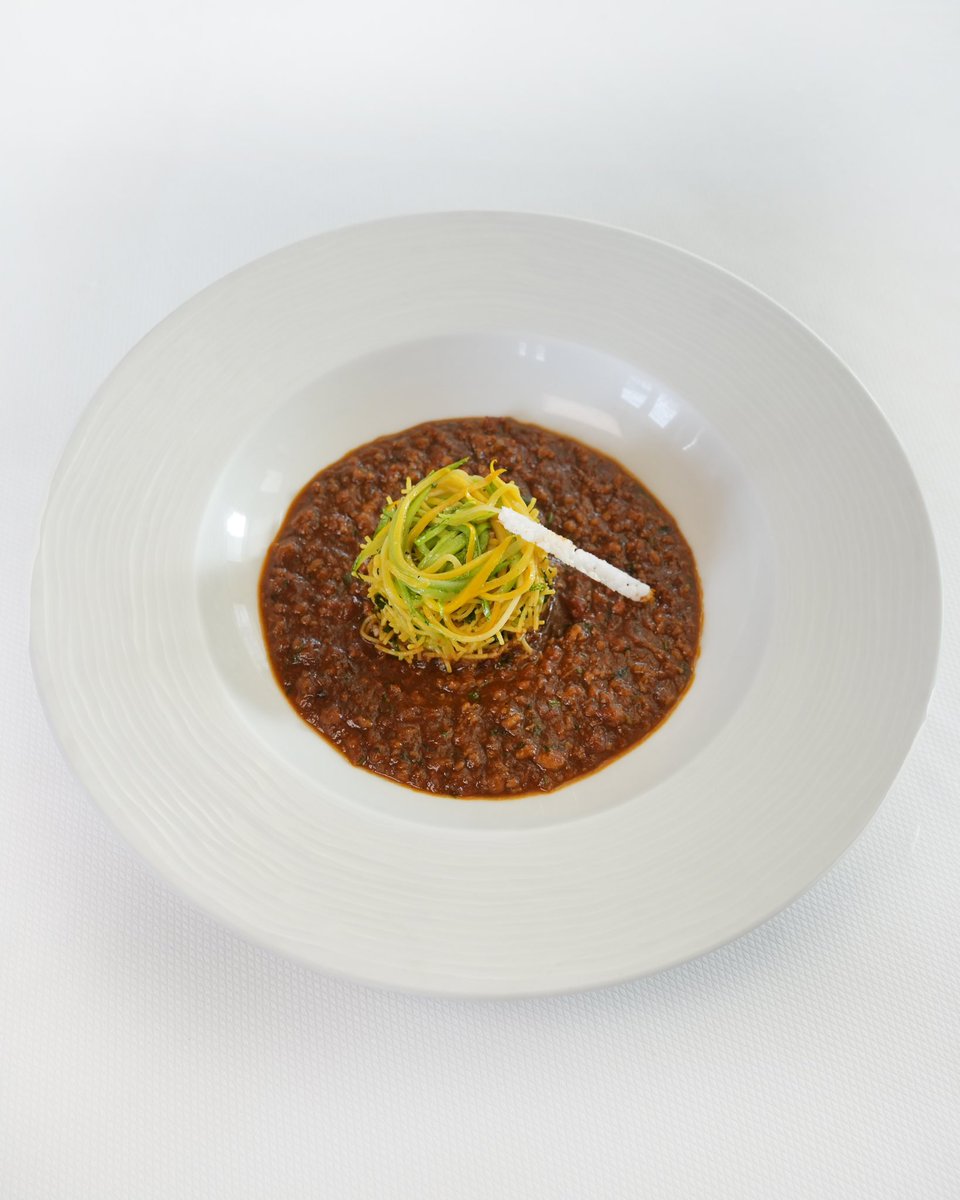 where south meets soul. chettinad chicken keema with curry leaf, lemon seviyan and crunchy sago puffs. a dish layered with depth and detail. 

#indianaccent #delhi #inventiveindian