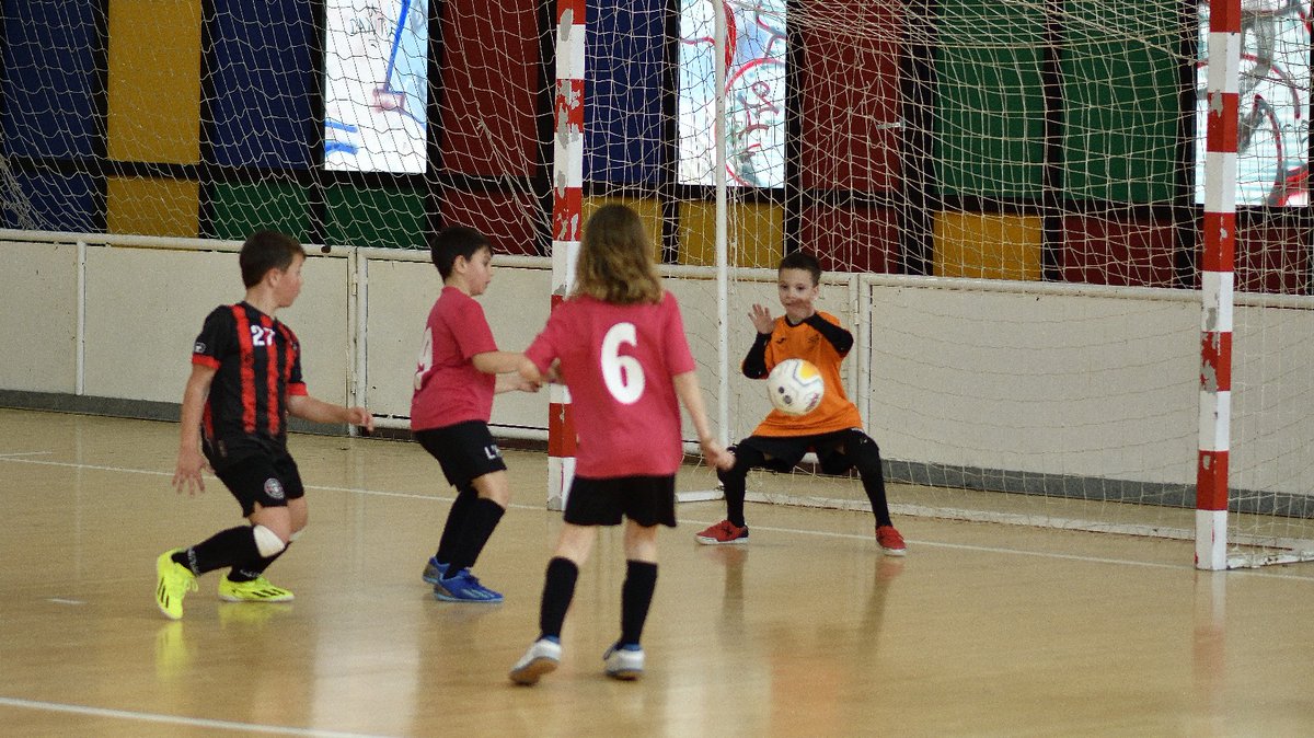 aebellsport's tweet photo. ⚽ Fotos del partido de la Copa Catalunya Mini Benjamí Bellsport contra el FS Sant Cugat "B".
✨ Resultado de 1-5 en el que marcaron: Bruno x2, Biel, Aleix i Hugo. Y el MVP: Bruno.
¡Buen trabajo equipo! 🙌
#EsportsLH #partits #partitsdelliga #futsal #futbolsala #somosbellsport https://t.co/914tIkeDP6